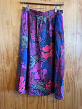 Load image into Gallery viewer, Size 12 Paris Station Purple Skirt

