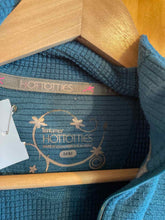 Load image into Gallery viewer, Size Medium Terramar Blue Women&#39;s Long Sleeve Shirt
