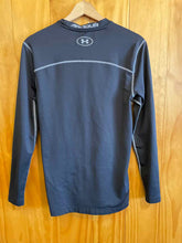 Load image into Gallery viewer, Size Large Under Armour Men's Base Layer Top
