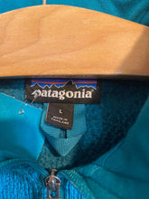 Load image into Gallery viewer, Size L Patagonia Blue Women&#39;s Fleece Sweatshirt
