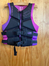 Load image into Gallery viewer, Hyperlite Lifejacket
