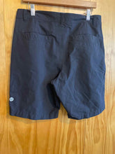 Load image into Gallery viewer, Size 34 Lululemon Men's Shorts
