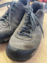 Load image into Gallery viewer, 10 Oboz Men's Hiking Shoes
