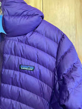 Load image into Gallery viewer, Women Size Large Patagonia Purple Women's Light Jacket
