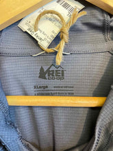 Load image into Gallery viewer, Size XL REI Men's Long Sleeve Shirt

