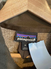 Load image into Gallery viewer, Size XL Patagonia Men&#39;s Sweater &amp; Sweatshirt
