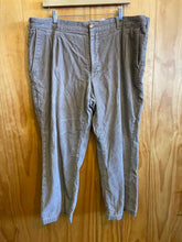 Load image into Gallery viewer, Size 40 Haband Men's Pants
