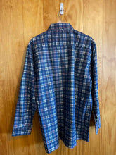 Load image into Gallery viewer, Size Large Saugatuck Dry Goods Men&#39;s Flannel
