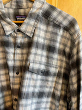 Load image into Gallery viewer, Size XXL Patagonia Men's Flannel
