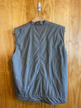 Load image into Gallery viewer, Size Large Wynbrooke Woodlands Men's Vest
