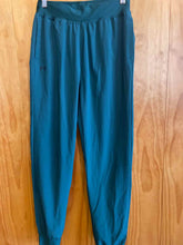 Load image into Gallery viewer, Size XS Under Armour Green Women's Pants
