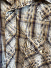 Load image into Gallery viewer, Size XL Wrangler Men&#39;s Flannel
