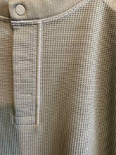 Load image into Gallery viewer, Size S REI Men's Long Sleeve Shirt
