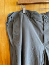 Load image into Gallery viewer, Size 42 Eddie Bauer Men&#39;s Shorts
