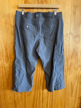 Load image into Gallery viewer, Size 14 Kuhl Grey Women&#39;s Capris
