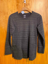 Load image into Gallery viewer, Size M Duluth Trading Co. Men&#39;s Long Sleeve Shirt
