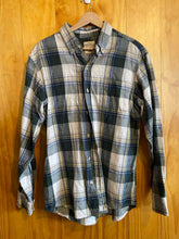 Load image into Gallery viewer, Size M Red Head Men's Flannel
