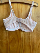 Load image into Gallery viewer, Women Size 34D Lululemon Dusty Pink Sports Bra
