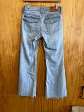 Load image into Gallery viewer, Size 4/27 Lucky Brand Light Blue Women's Jeans
