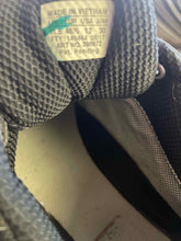 Load image into Gallery viewer, 12 Salomon Men&#39;s Shoes
