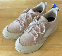 Load image into Gallery viewer, Women&#39;s Shoe Size 8 Sorel Pink Running Shoes
