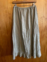 Load image into Gallery viewer, Size 12 Orvis Sage Green Skirt
