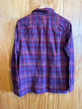 Load image into Gallery viewer, Size L Duluth Trading Co. Purple Women's Flannel
